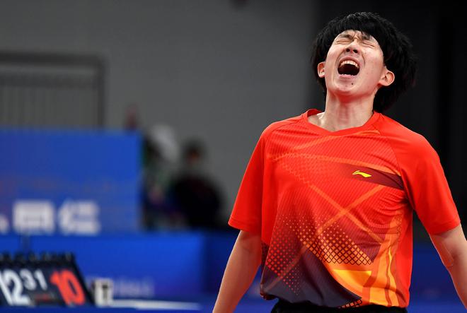 B谨慎弃牌 B谨慎弃牌