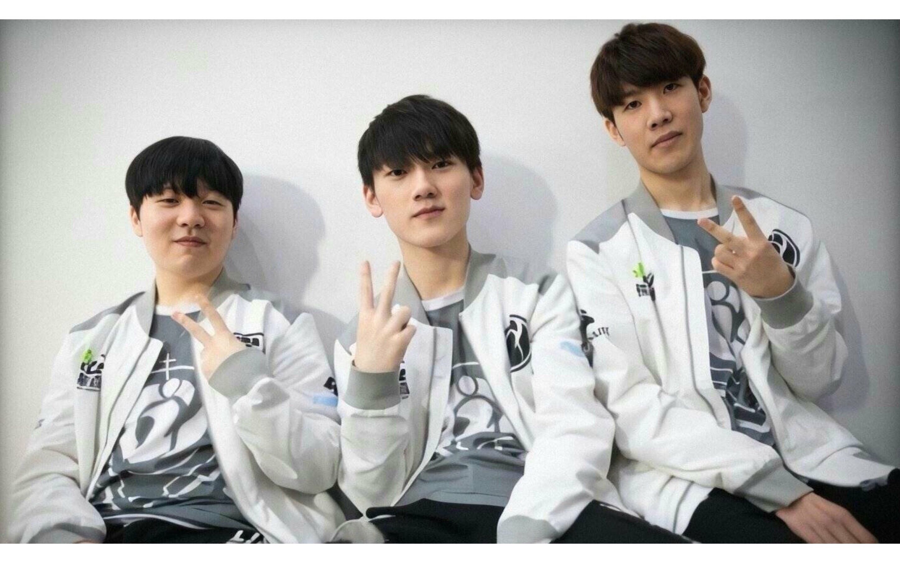 球迷们也在 球迷们也在